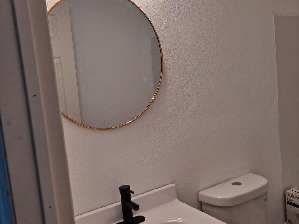 2nd image of 1018 Flanders Ave