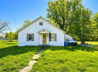 210 N Grant St, Martinsville, IL 62442