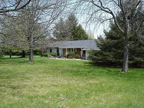 7295 Crane Rd photo 1