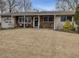 914 Stafford Dr, Toms River, NJ 08753