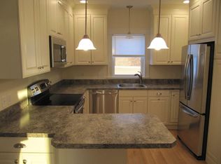 30 King Philip Rd APT 2, Worcester, MA 01606