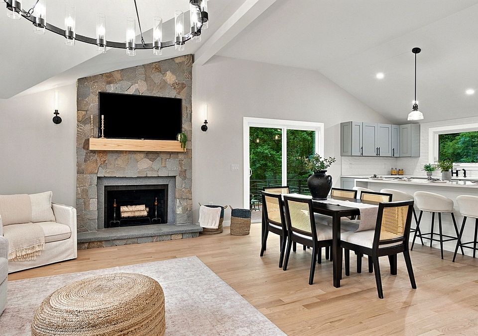 1st image of 12 Burley Farm Rd