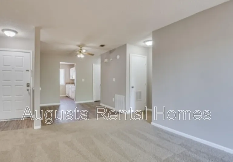 2449C Jennings Rd — Photo 6