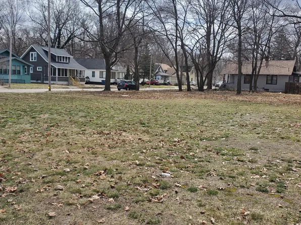 295 W Summit Ave, Muskegon Heights, MI 49444