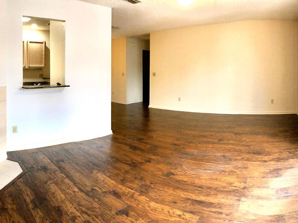 Living room (pano view)