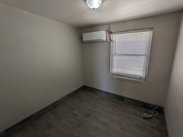 2361 S Walnut Ave — Photo 2
