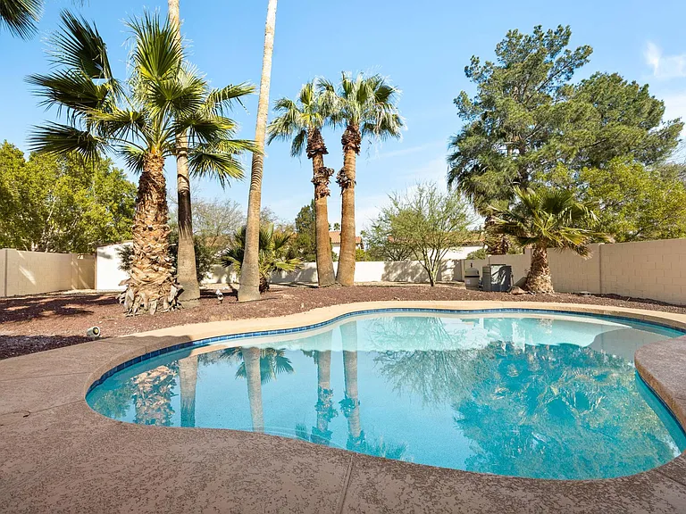 1441 N El Camino Dr — Photo 28