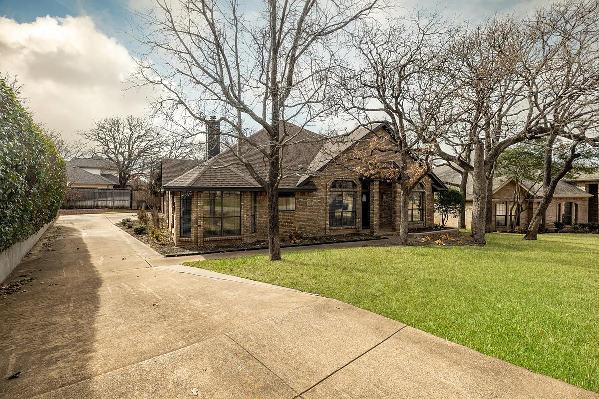 Building Photo - 207 Pebble Beach Dr