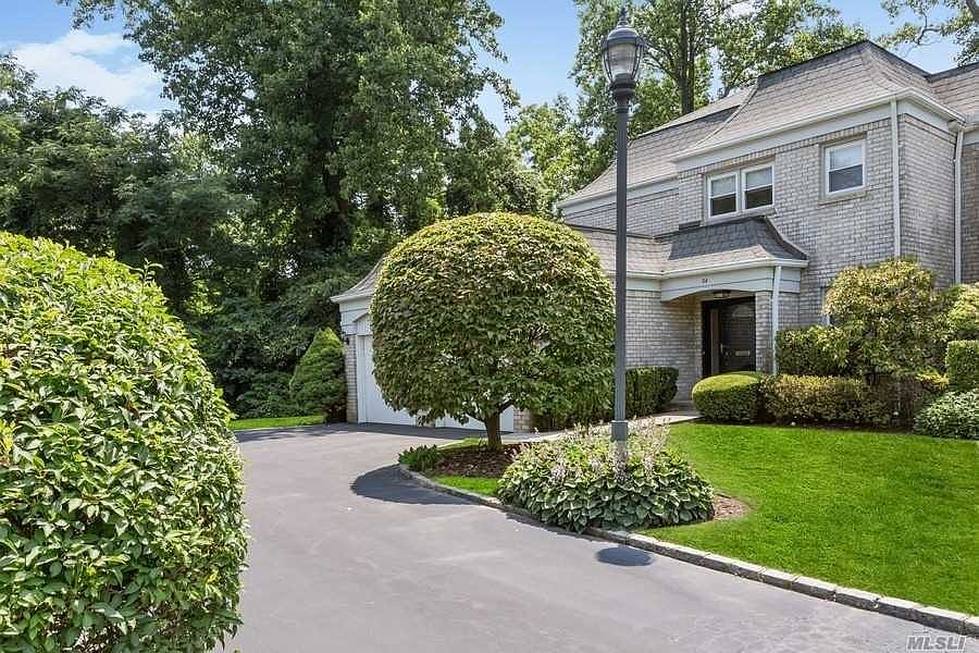 1st image of 34 Fairway Dr