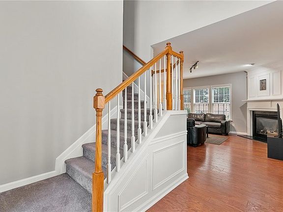 2nd image of 3218 Saville St SW