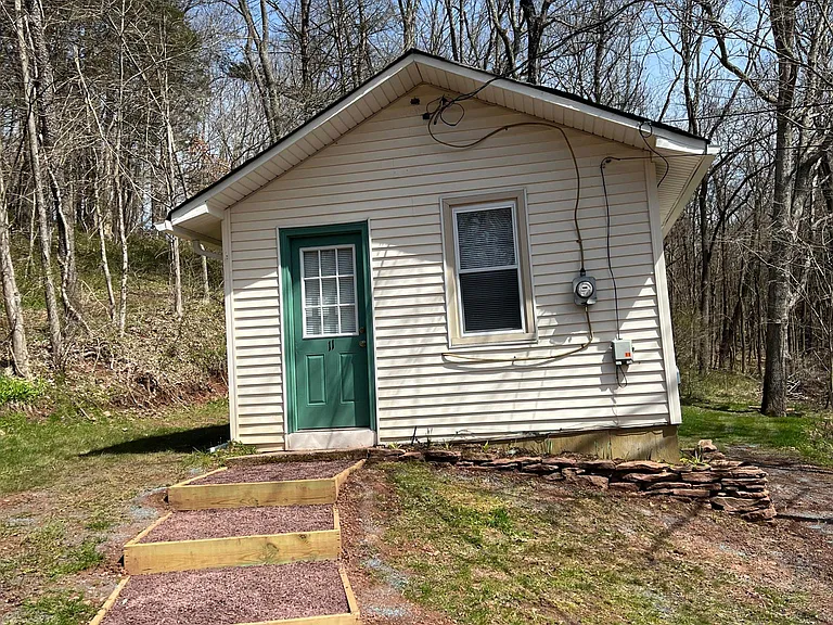 815 Frenchtown Rd — Photo 1