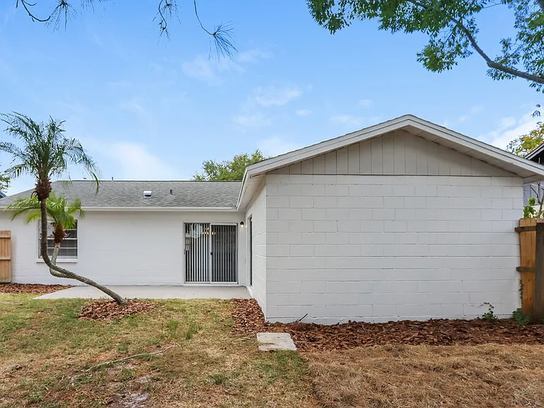 1038 Bridlewood Way — Photo 15