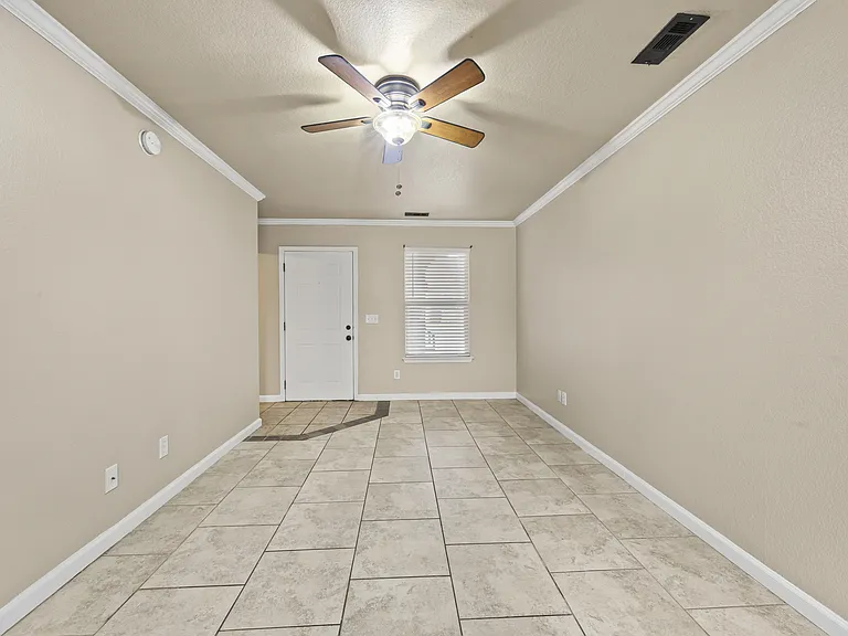 2060 N Leverett Ave #5 — Photo 3