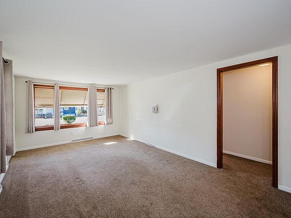 5th image of 130 Kentwood Ave