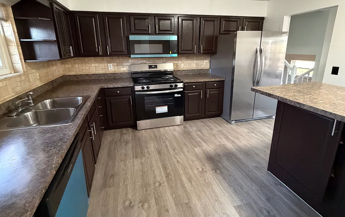 3 bed, 2.5 bath, 2000 sqft, $2,950 — Photo 4