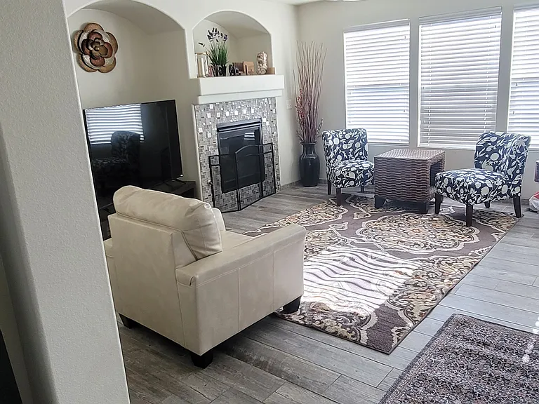 10022 Altura St — Photo 2