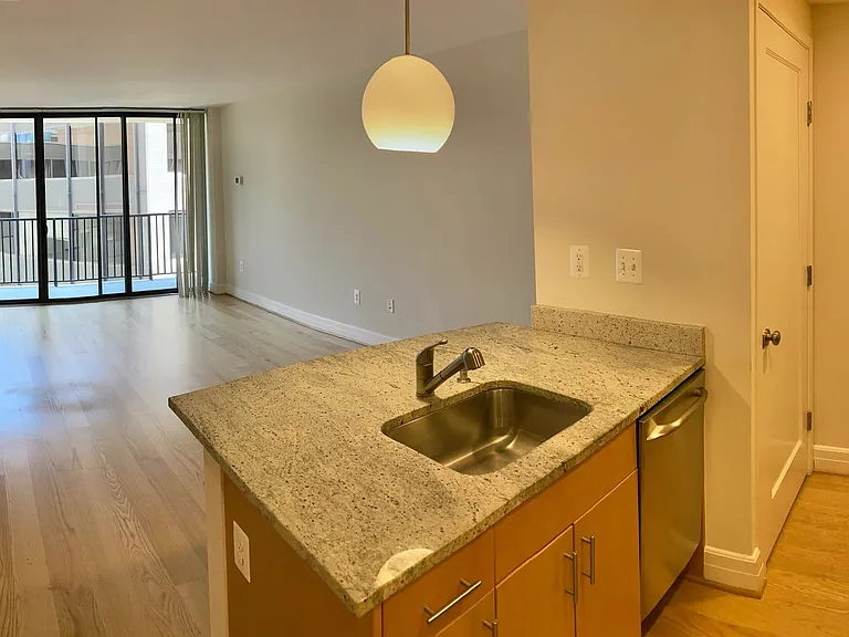 1255 New Hampshire Ave NW — Photo 95