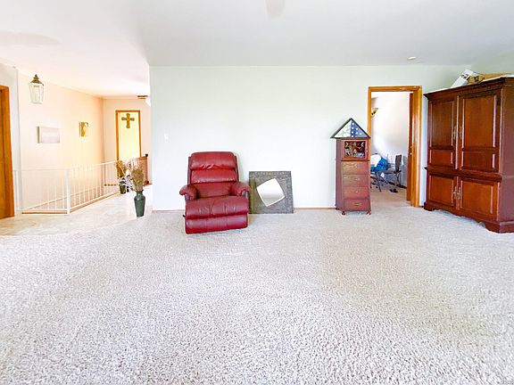 5th image of 1200 Crestwood Dr