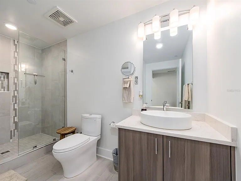 15 Avalon St #701 — Photo 36