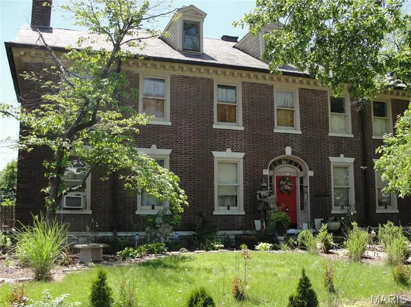 34 Waterman Pl, Saint Louis, MO 63112