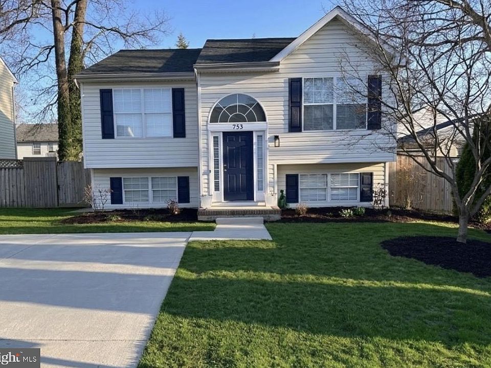 1st image of 753 210th St