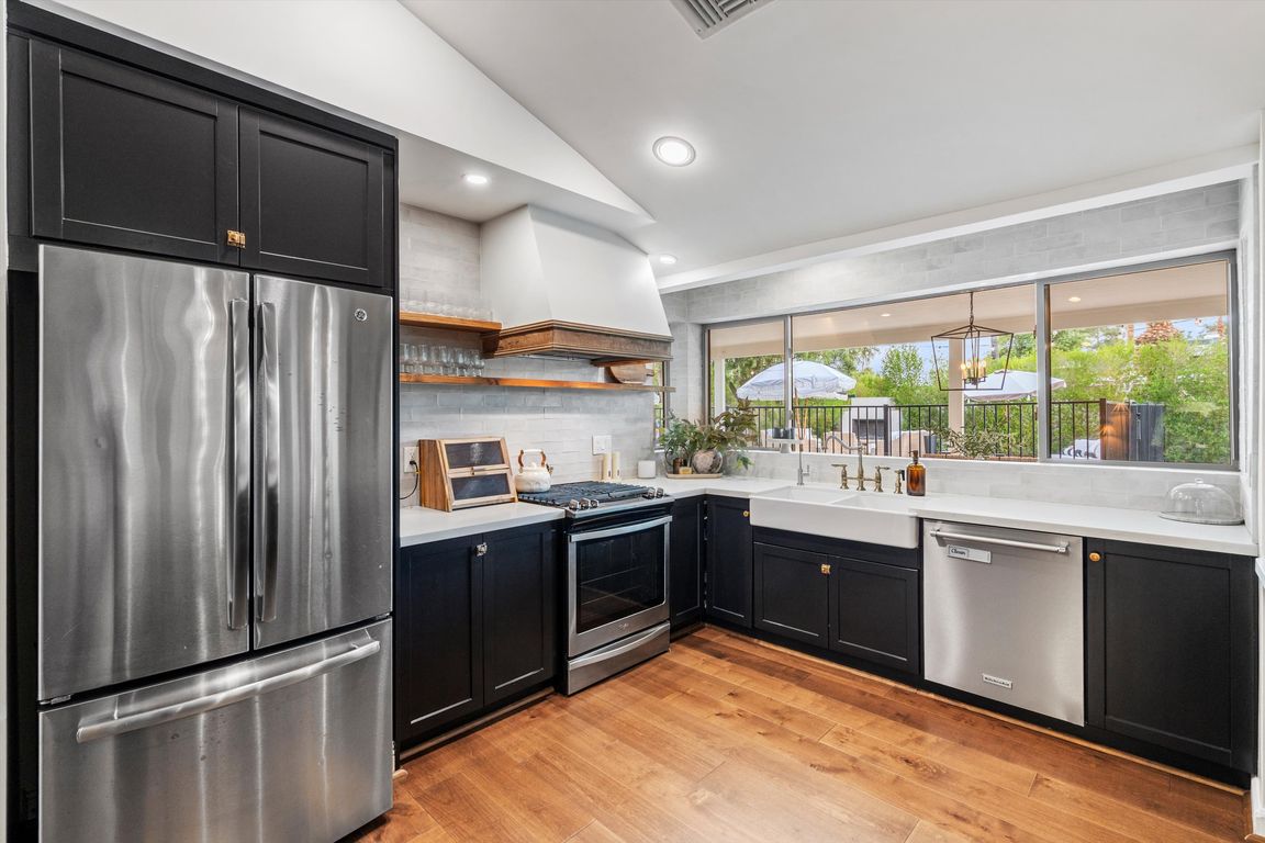 17-Kitchen