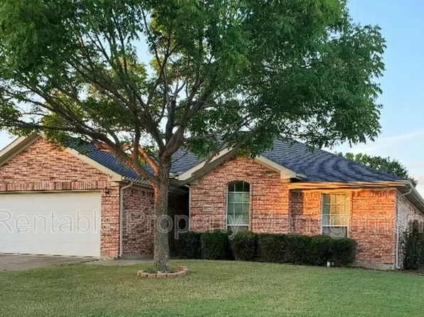 1000 Eden St, Burleson, TX 76028