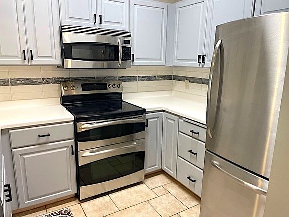 4th image of 7500 Edinborough Way APT 3213