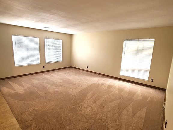 5th image of 15565 Paymogo St
