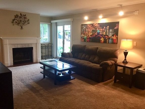 4th image of 602 Stone Circle Ct Unit Z1