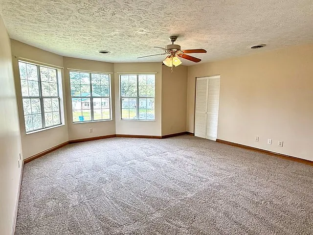 3 bed, 1.5 bath, 1428 sqft, $1,150 — Photo 3