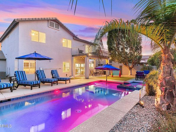 1052 E Washington Ave