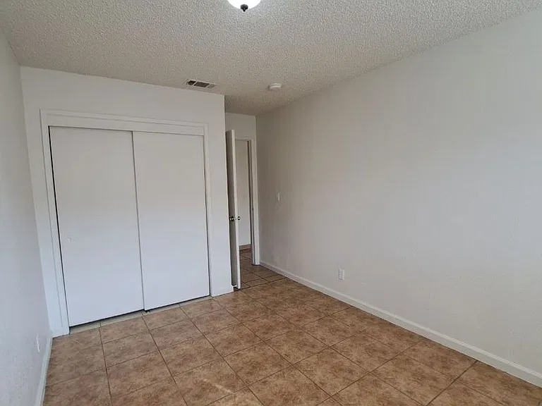 3449 N. Marks Avenue — Photo 7