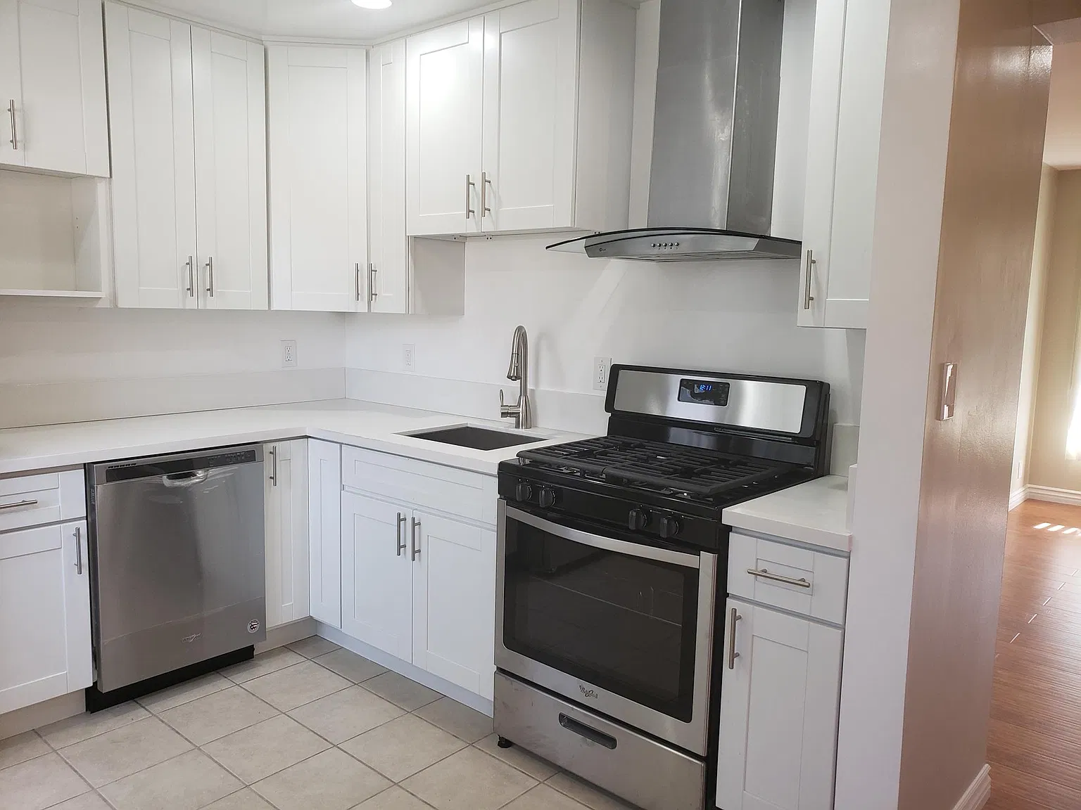 1 bed, 750 sqft, $2,050 — Photo 4