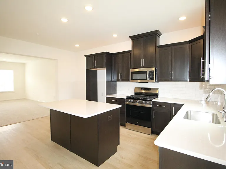 2445 Spring Water Cir — Photo 6