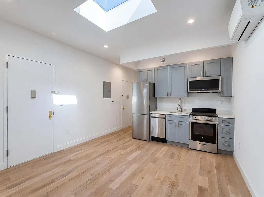 Building Photo - 231 E 60th St #5