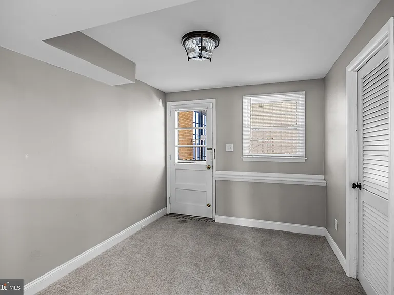 2211 New Albany Rd — Photo 16