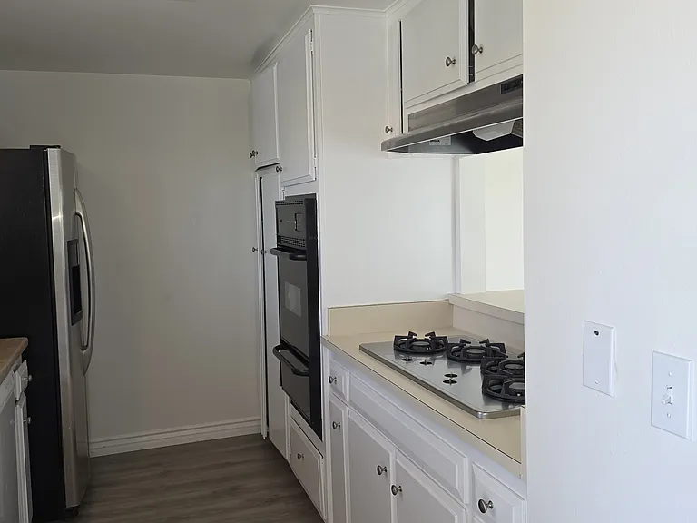 957 Oyster St — Photo 13