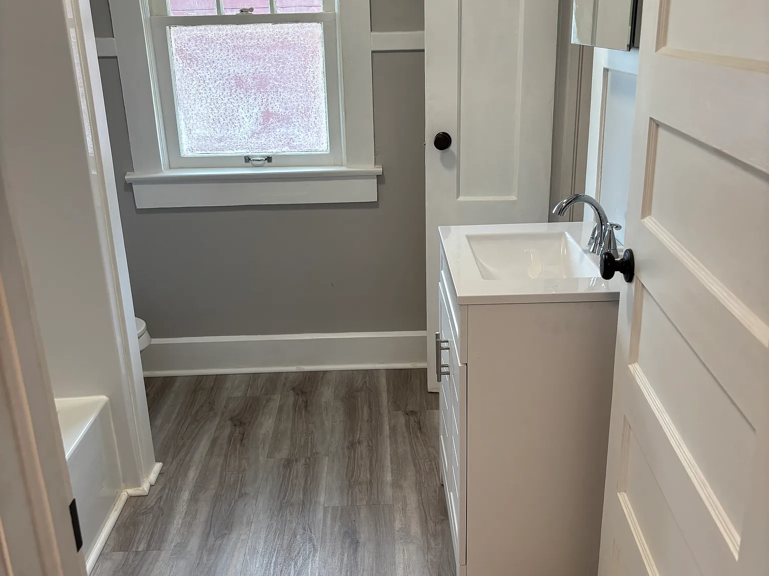 4 bed, 2154 sqft, $3,200 — Photo 2
