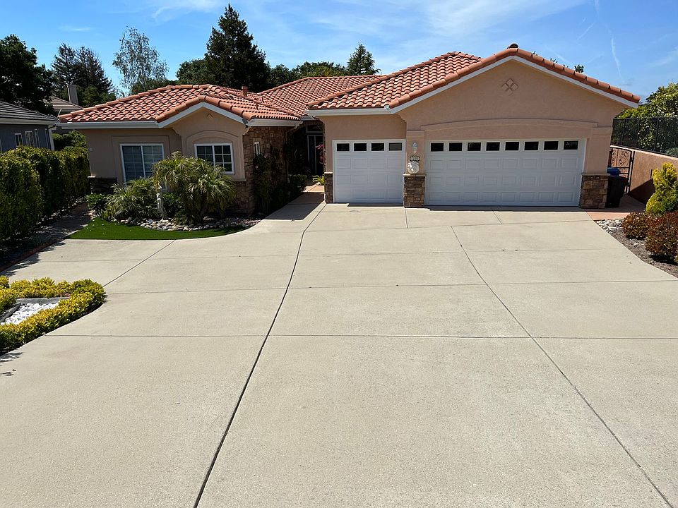 1st image of 1190 Oakmont Pl