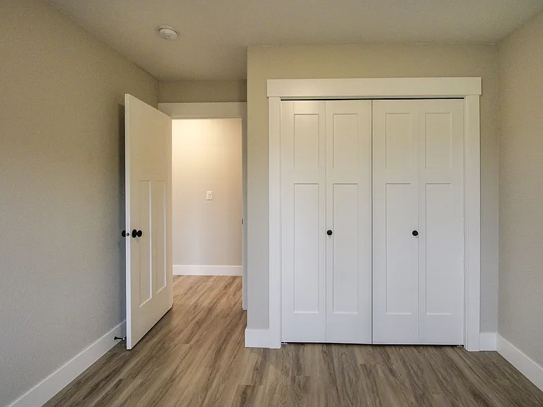 3221 & 3223 Pheasant Ave SE — Photo 17