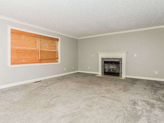 3rd image of 6487 Chablis Dr