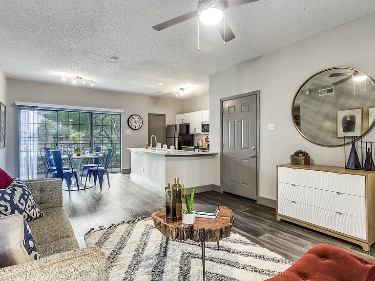 Hyde Park at Valley Ranch — Photo 6