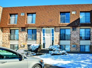 173 N Waters Edge Dr APT 201, Glendale Heights, IL 60139
