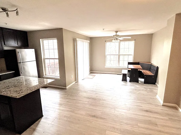 9828 Larson Pl — Photo 5