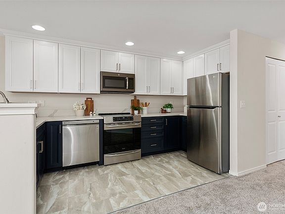 4th image of 2522 Rucker Avenue #403