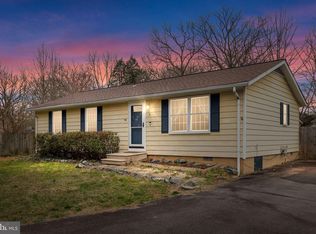 2 Kendale Ln, Fredericksburg, VA 22407