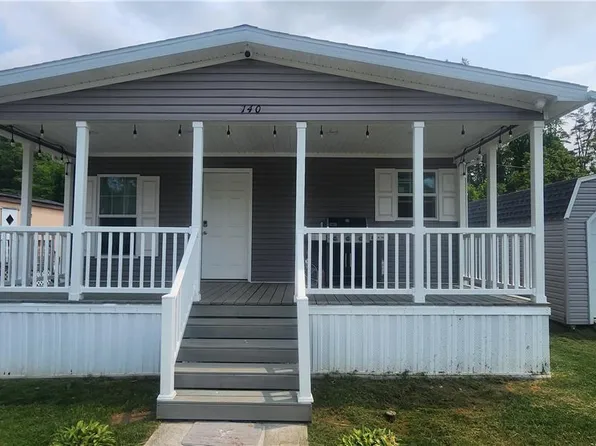 140 Sparrow Ln, East Stroudsburg, PA 18301