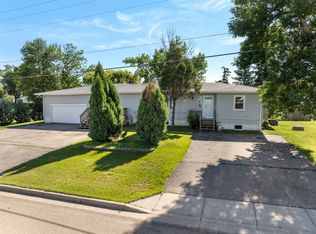 3301 1st St SE, Minot, ND 58701