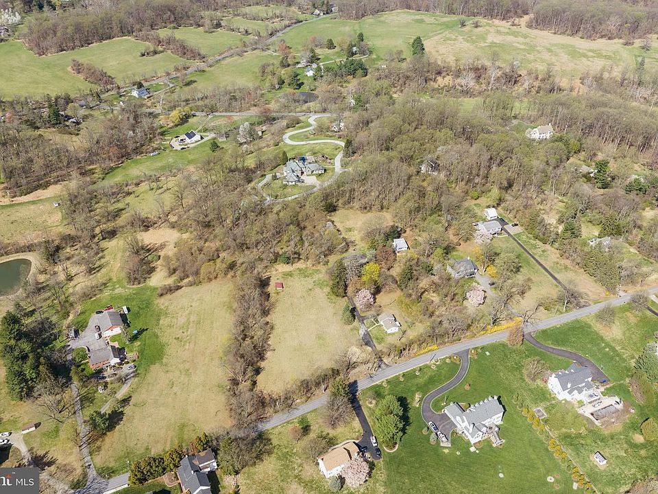 1st image of 120 Diamond Rock Rd